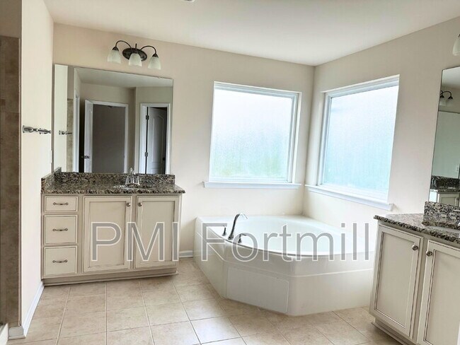 Building Photo - 961 Skywater Dr