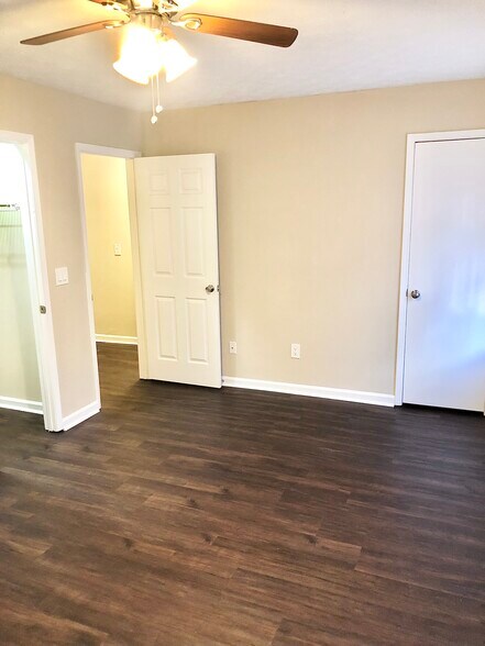 Building Photo - 2941 Governors Ct