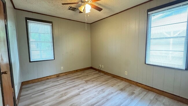 Building Photo - 102 Ridge Grove Dr