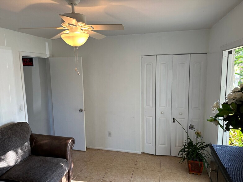 Building Photo - 1690 SE Ridgewood St