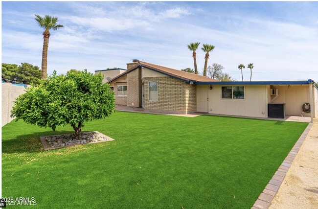 Building Photo - 18026 N Everson Dr