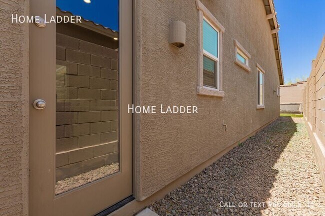 Building Photo - 10502 W Bronco Trail