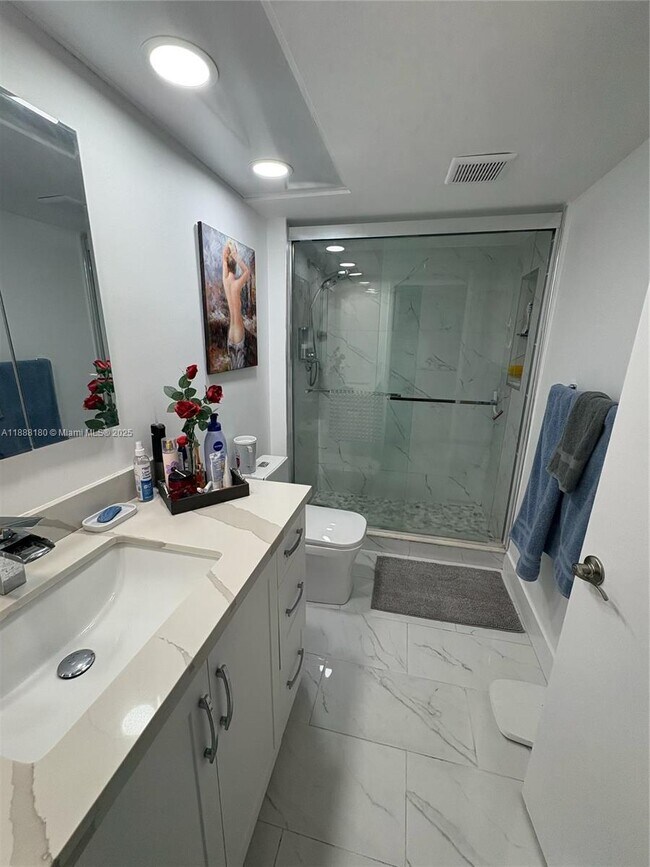 Building Photo - 901 SW 138th Ave