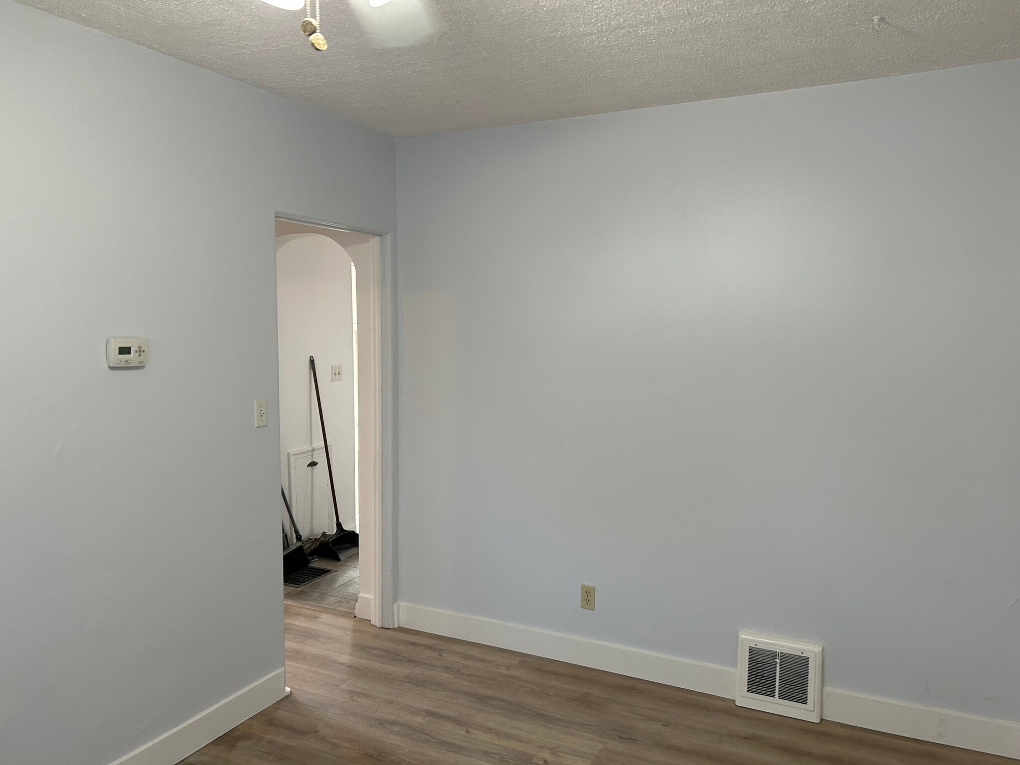 Building Photo - 355 W 200 N