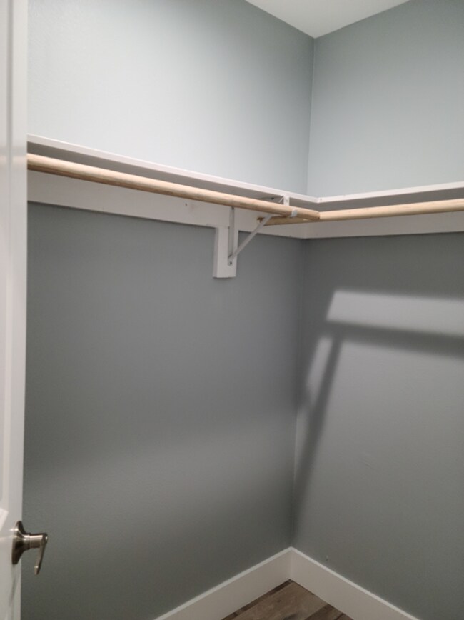 Building Photo - 33(1635)