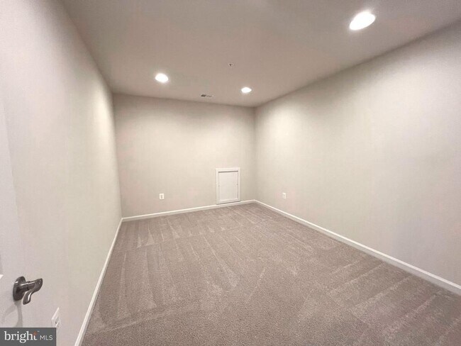 Building Photo - 2634 Dragon Fly Way