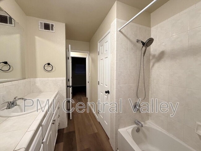 Building Photo - 1280 Dodd Ct