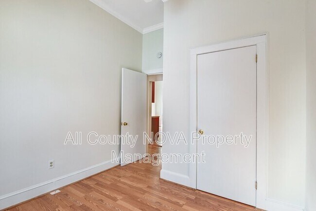 Building Photo - 8753 Signal Hill Rd