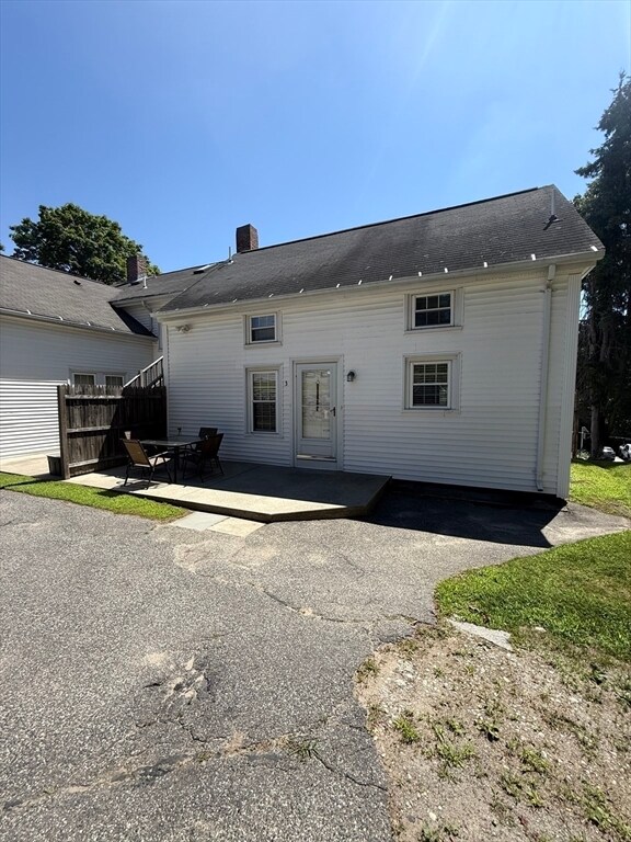Building Photo - 5 Main St