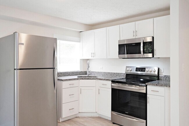 Building Photo - Dog-Friendly Apartment Near UVA & Downtown