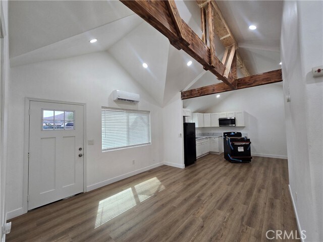 Building Photo - 4728 Hillside Ave