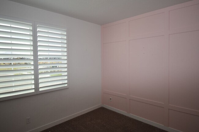 Building Photo - Gorgeous 5 Bed 3 Bath home in Herriman!!!