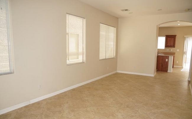 Building Photo - 5447 W Hasley Canyon Ave