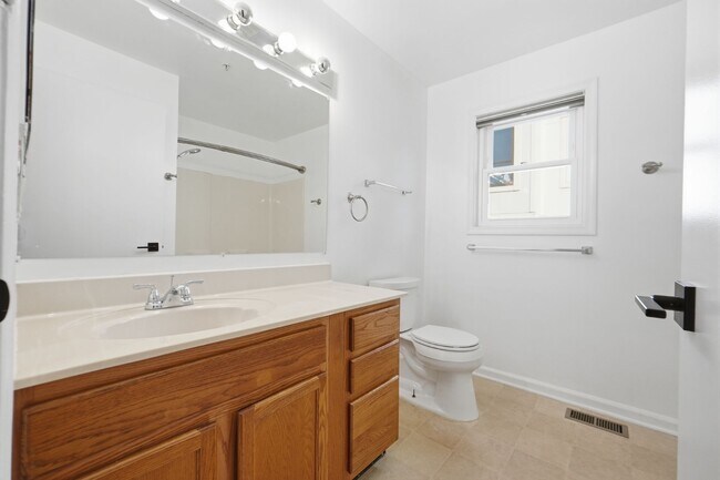 Building Photo - 3803 Allison St