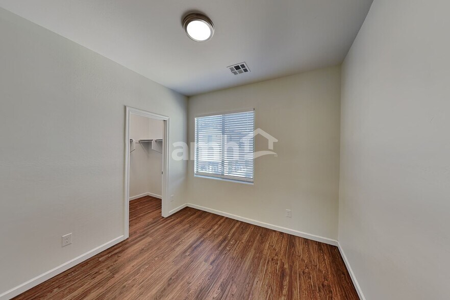 Building Photo - 14576 W Maui Ln