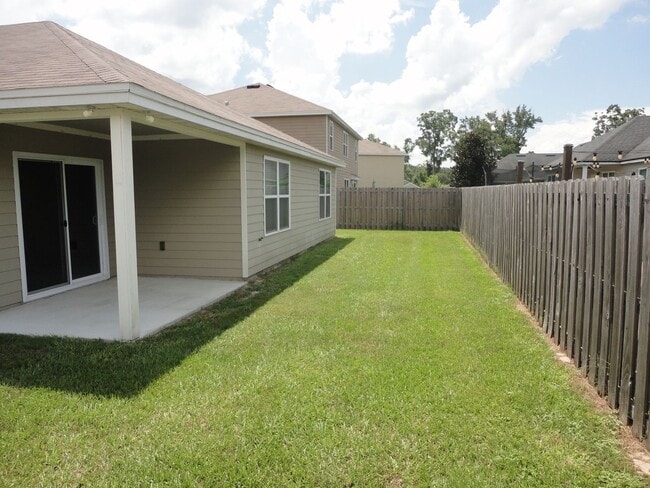 Building Photo - 19062 NW 165th Ln