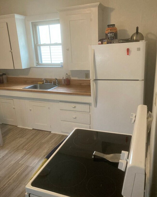 Building Photo - Thing