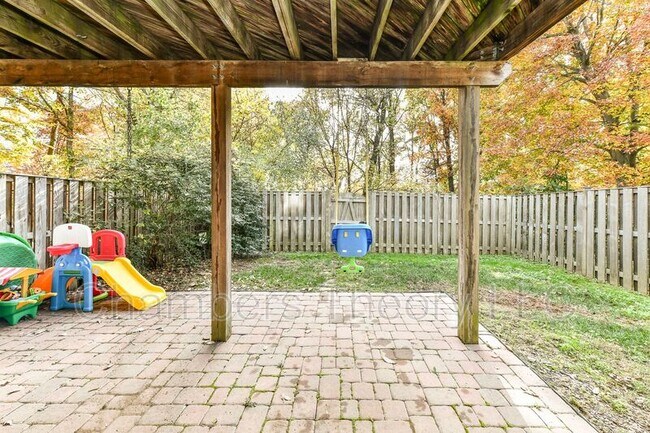 Building Photo - 7245 Worsley Way