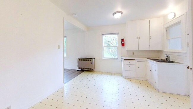 Building Photo - $600 Move In Credit! Charming Country Home in Silver Creek