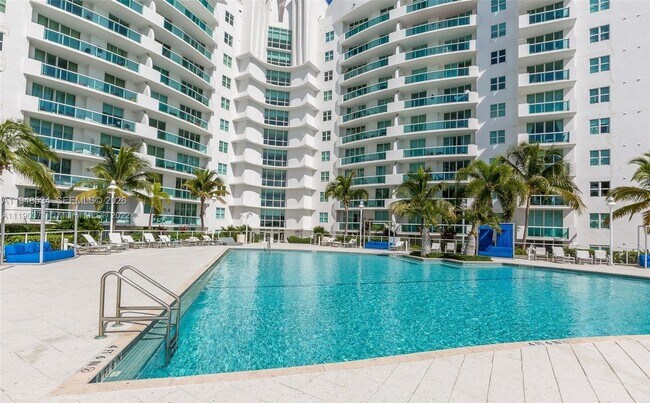 Building Photo - 7900 Harbor Island Dr