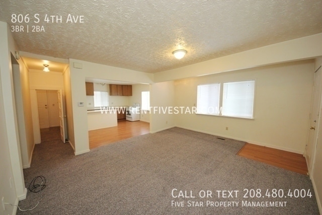 Building Photo - 806 S 4th Ave