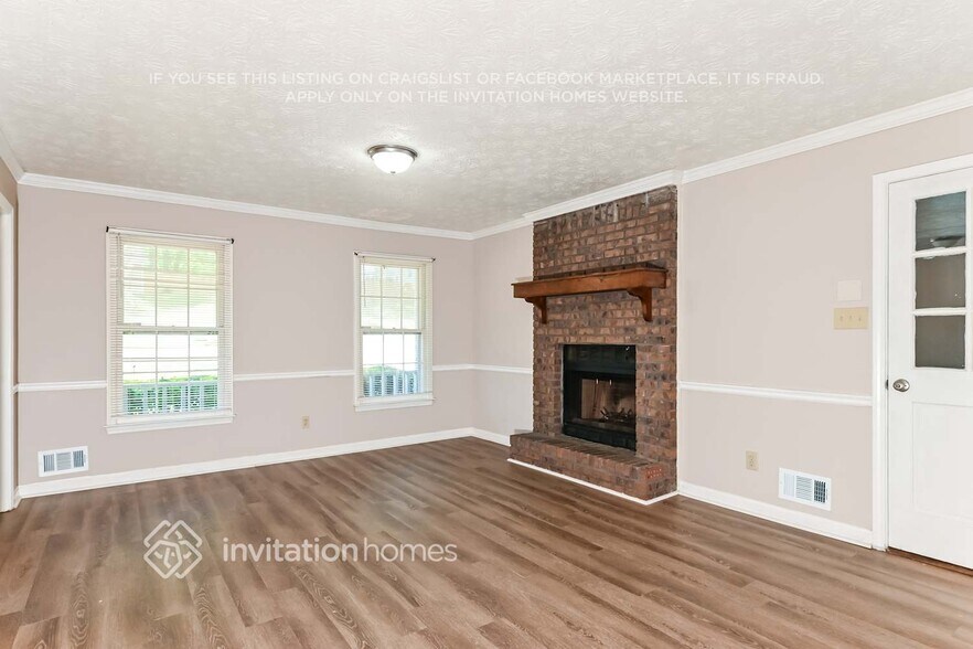 Building Photo - 1460 Sundale Dr