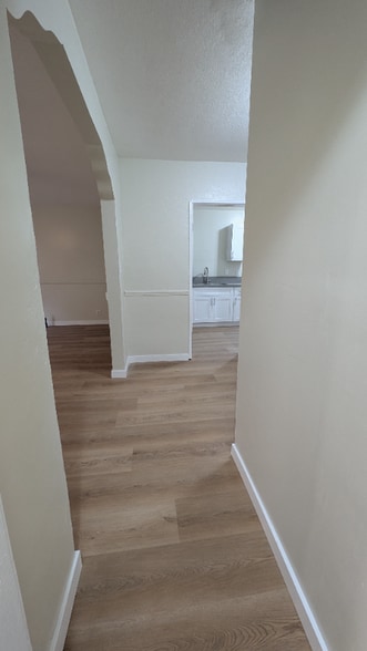 Building Photo - 3166 Cherokee Ave