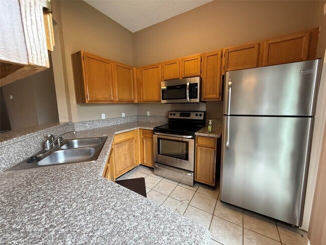 Building Photo - 8220 Lara Ln