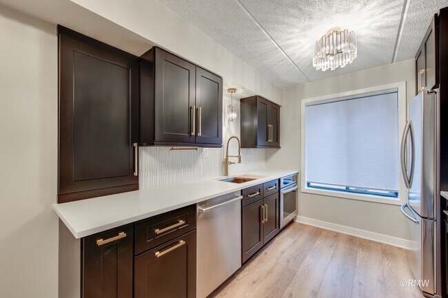 Building Photo - 724 Briar Hill Ln