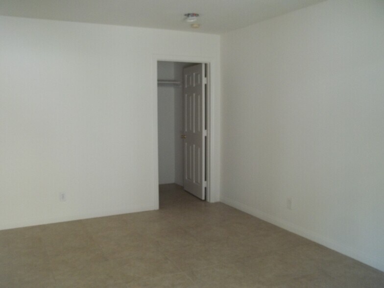 Building Photo - 2176 Farwell St