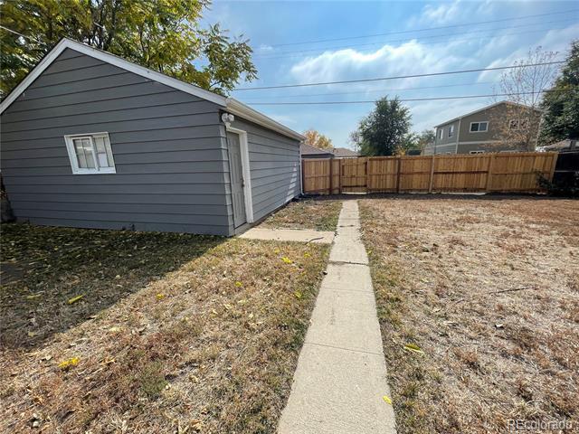 Building Photo - 982 S Pecos Way