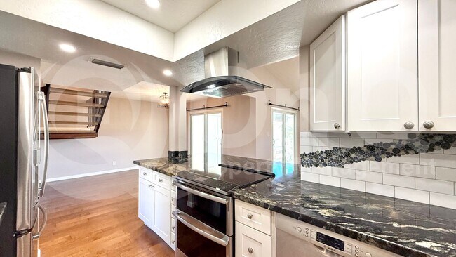 Building Photo - 5601 N 79th St