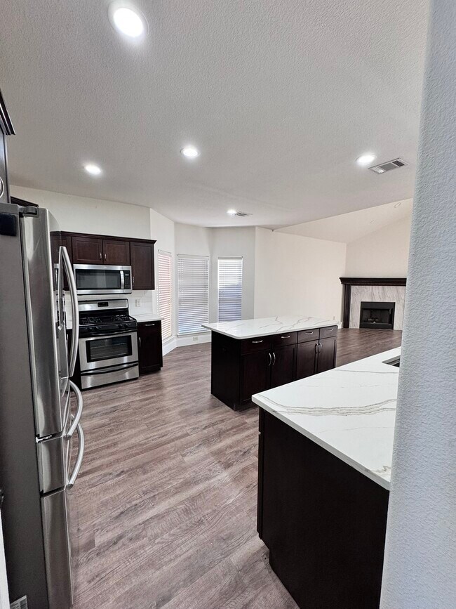 Building Photo - 15833 Bent Rose Way