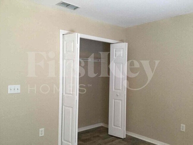 Building Photo - 3668 Sandhill Crane Dr