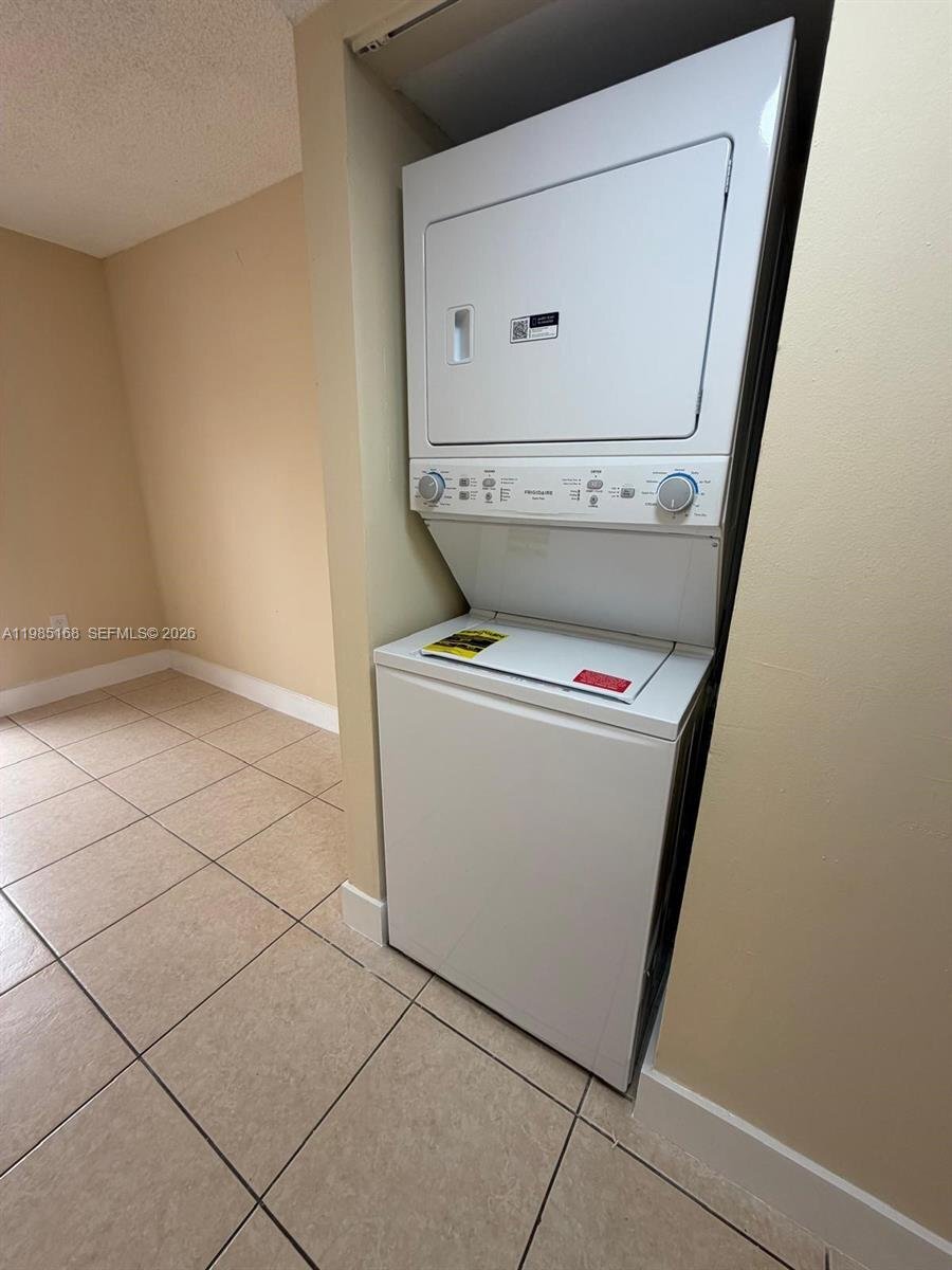 Building Photo - 2377 W 66th Pl