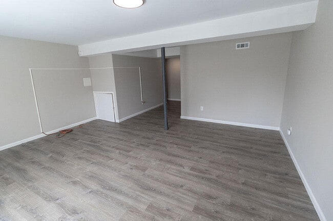 Building Photo - 6108 E St Charles Rd