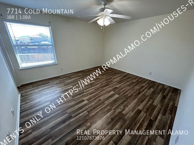 Building Photo - AVAILABLE NOW! 2-Story 3 Bedroom / 2.5 Bat...