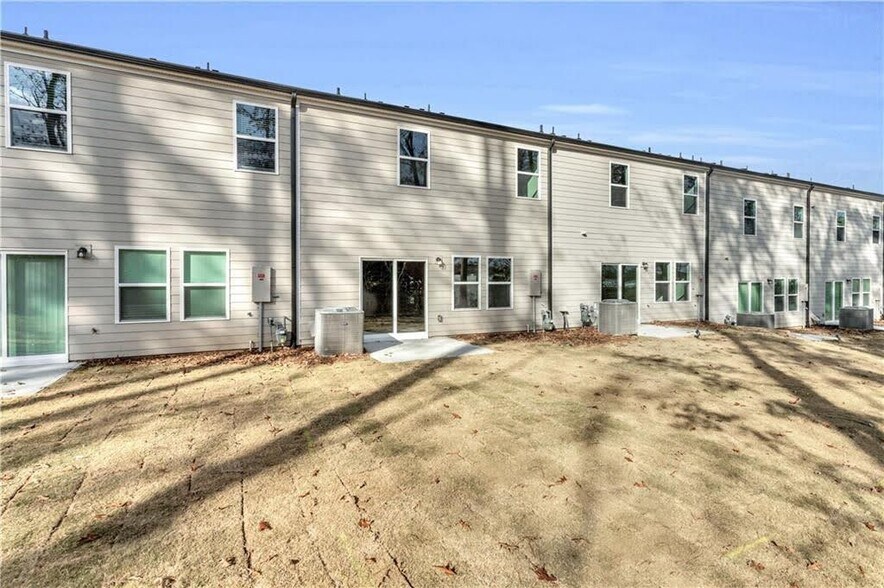 Building Photo - 1575 Villageside Ct