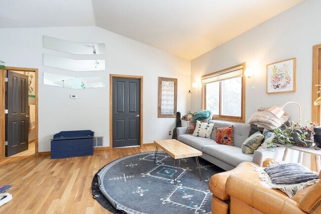 Building Photo - Beautiful and spacious 5 bedroom home located near Long Pond Reservoir in NE Fort Collins