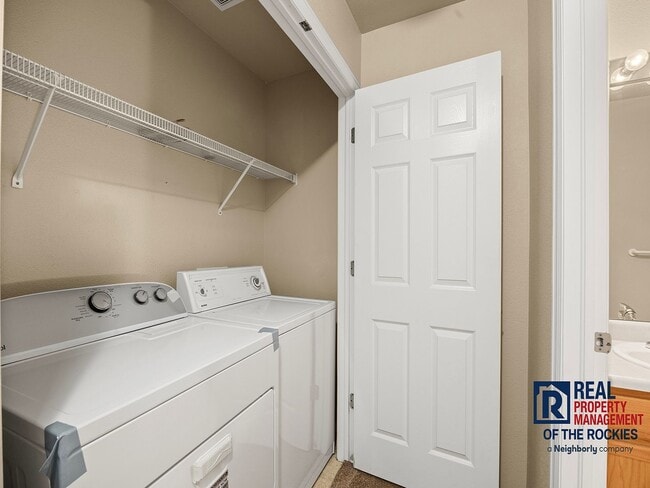 Building Photo - Amazing 3 bed, 3.5 bath Condo in Rigden Farm!
