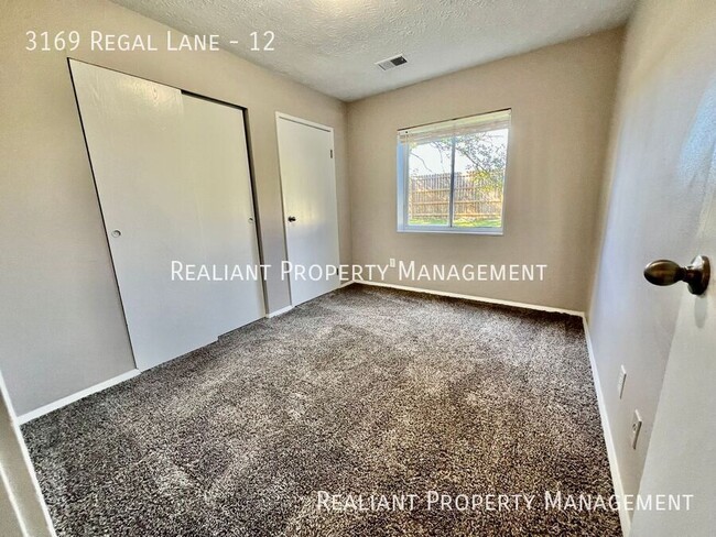 Building Photo - *** $250.00 OFF 1 MONTH"S RENT ***