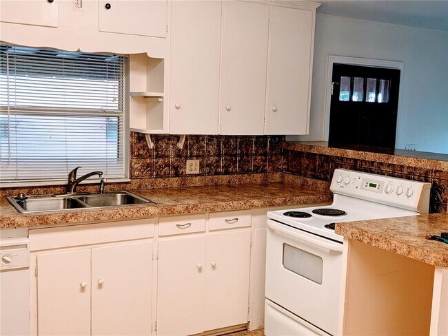 Building Photo - 1310 W Woodlawn Ave