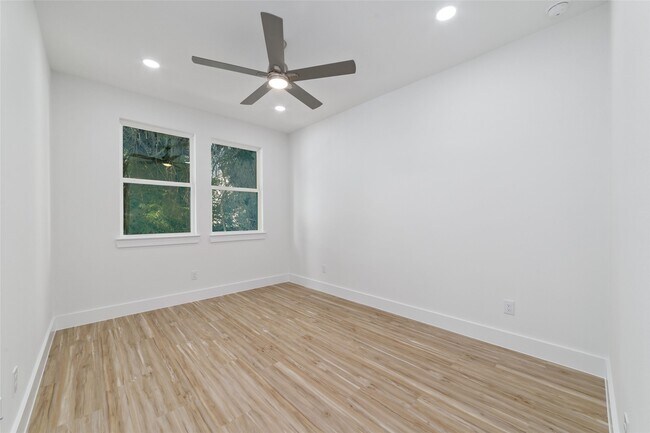 Building Photo - 2109 Holman St