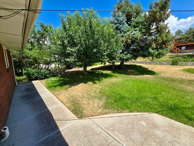 Building Photo - 1833 S Jeri Dr