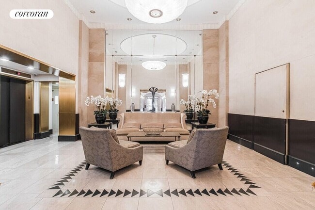 Building Photo - 40-44 E 61st St