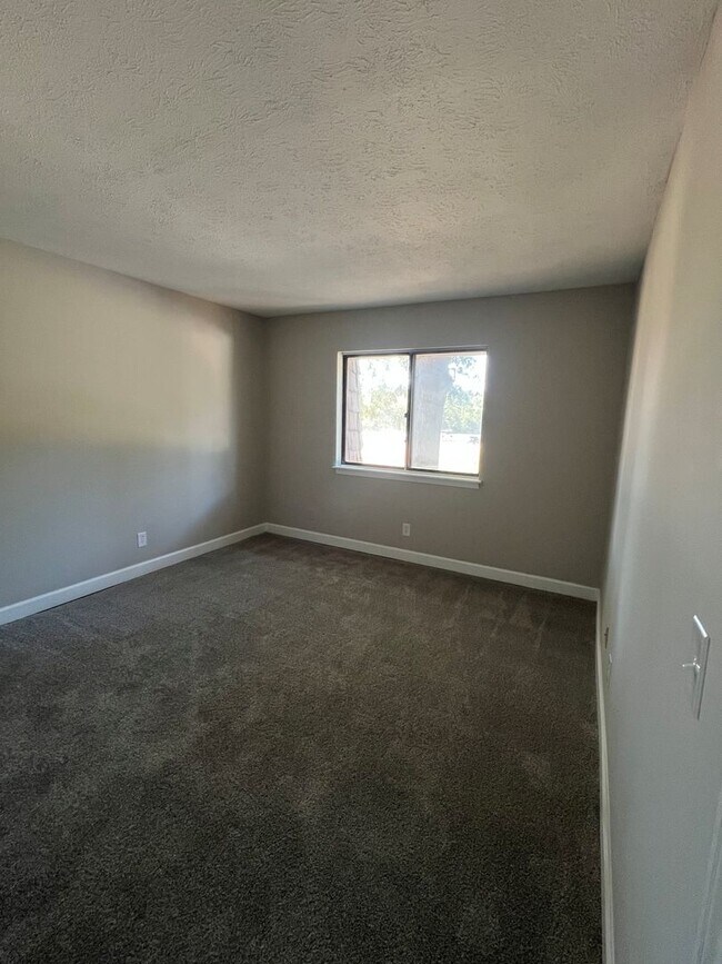 Building Photo - bg0718