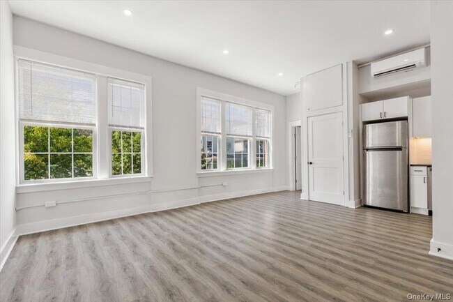 Building Photo - 49 Beekman Ave