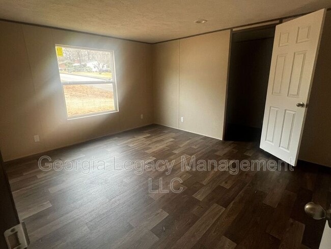 Building Photo - 57 Shady Cir