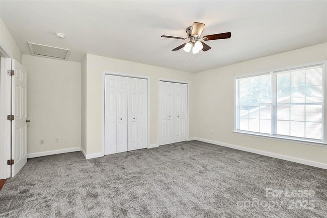 Building Photo - 1005 Rainbow Dr