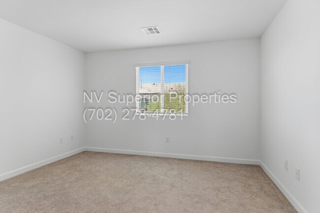 Building Photo - NW! 3 Bedroom Townhouse!! Gated!! Parks!! All Tile Floors Downstairs!! 2 Car Garage!!!